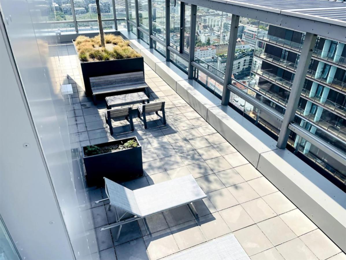 Sunrise Above Sky With Rooftop Pool Vienna Luaran gambar