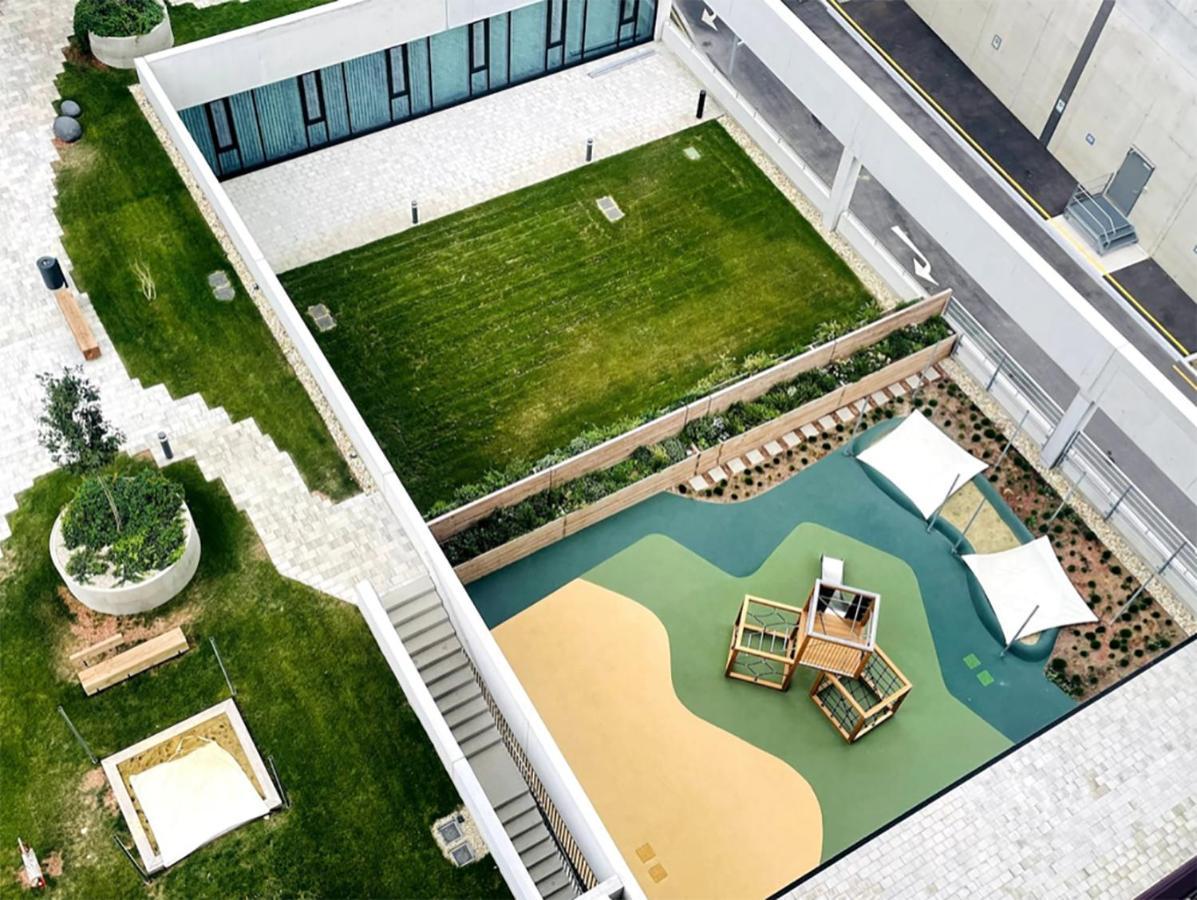 Sunrise Above Sky With Rooftop Pool Vienna Luaran gambar